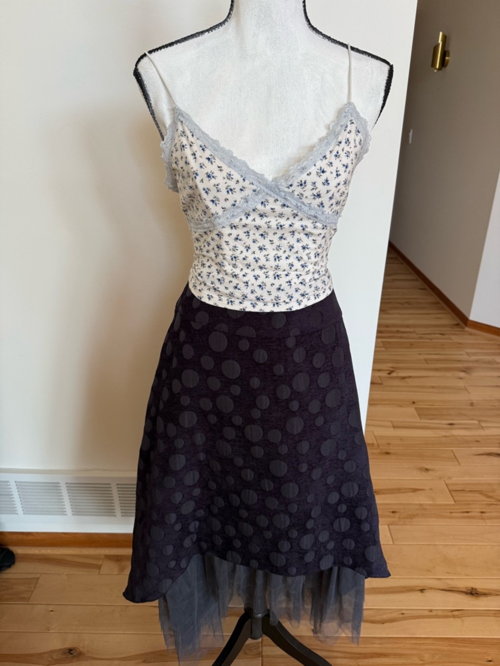 NWT Polka Dot Midi Skirt with Tulle Hem dark blue/purpley - Picture 9 of 9